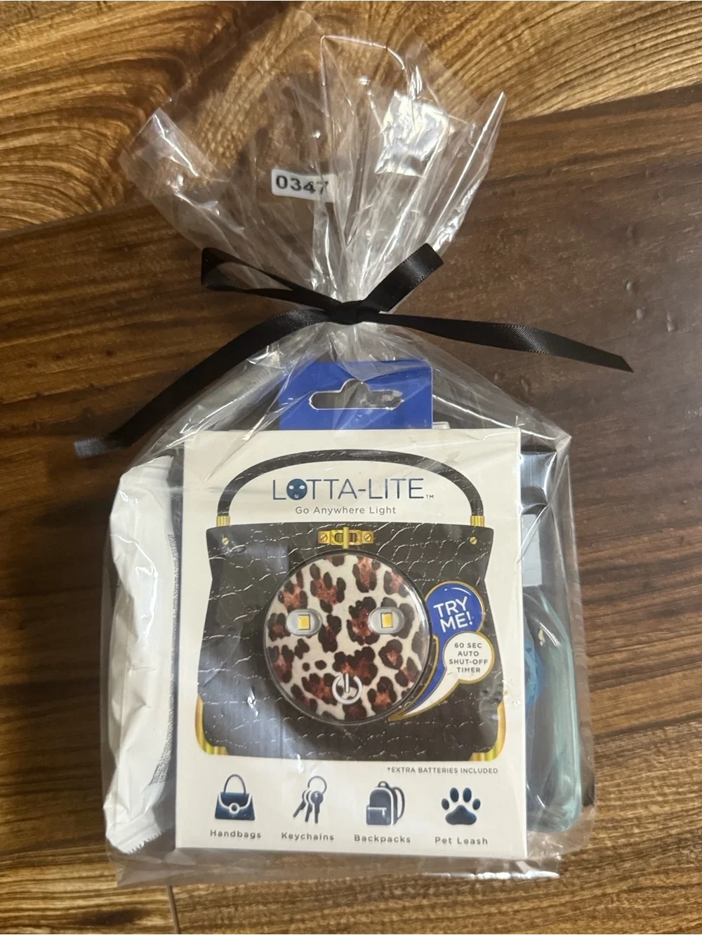 PurseN Lotta-Lite Go and Anywhere Light in a classic leopard print